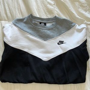 Nike Cropped Sweatshirt